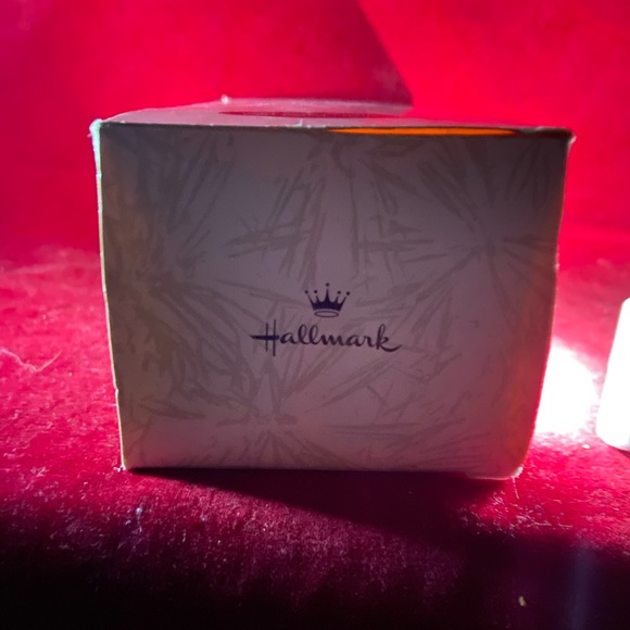 HALLMARK KEEPSAKE ORNAMENT 1996 - Picture 3 of 8